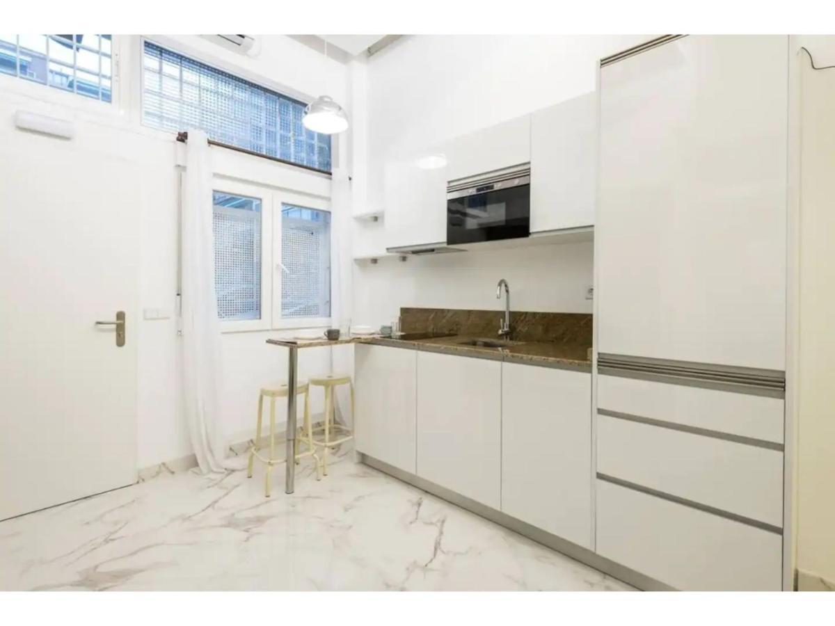 דירות Little Cozy Loft Madrid Free Street Parking Wifi Barbadillo Bis מראה חיצוני תמונה